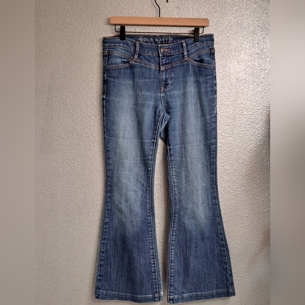Old Navy Women's Boot Cut Blue Jeans   Size 8